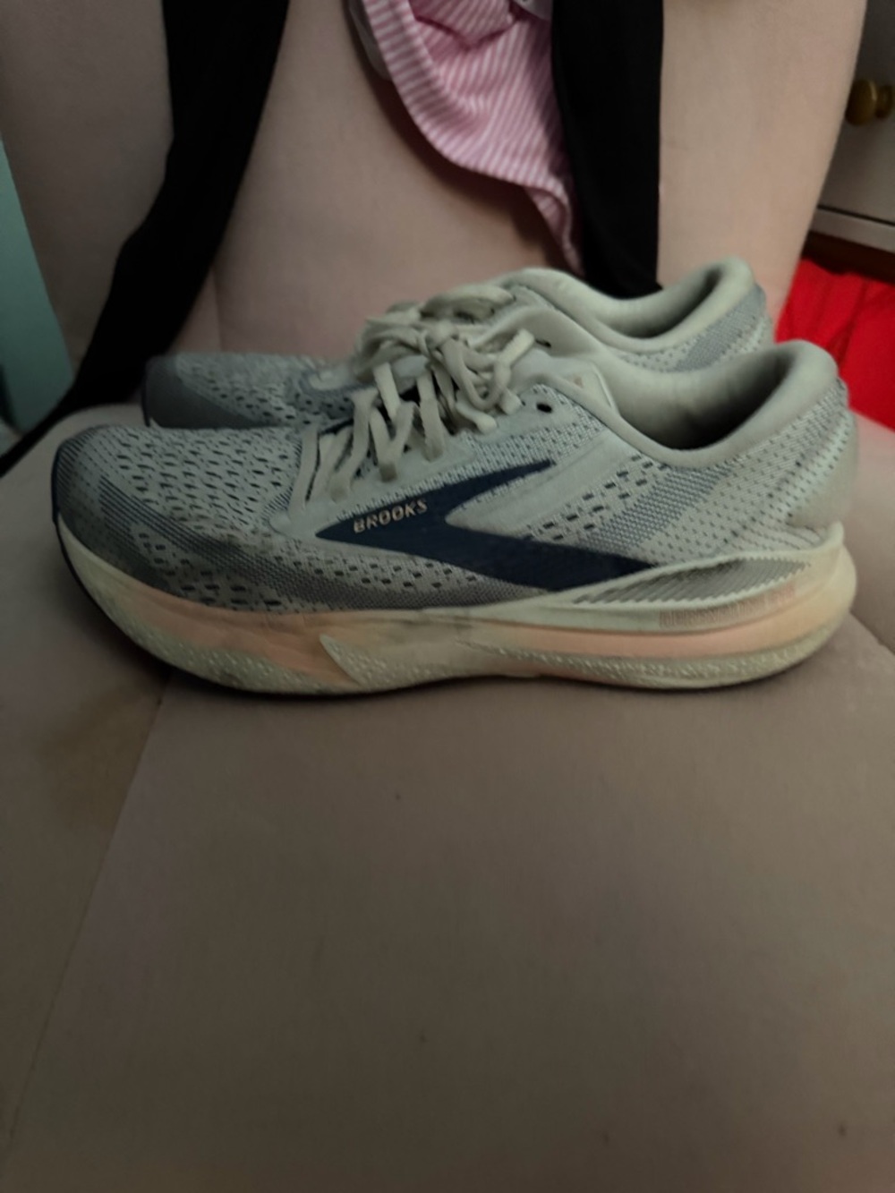 Brooks Women's Running Shoes - Light Gray with Navy and Pale Peach Accent